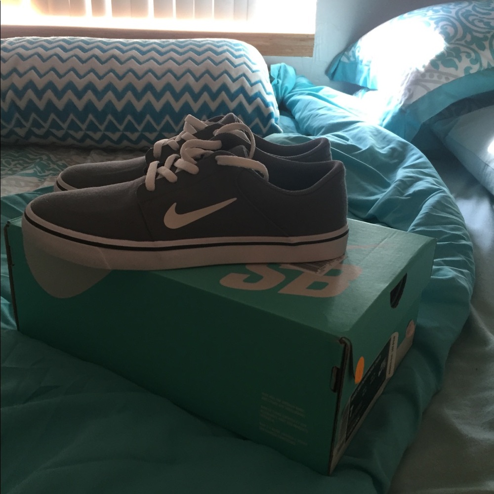 Grey Nike SB