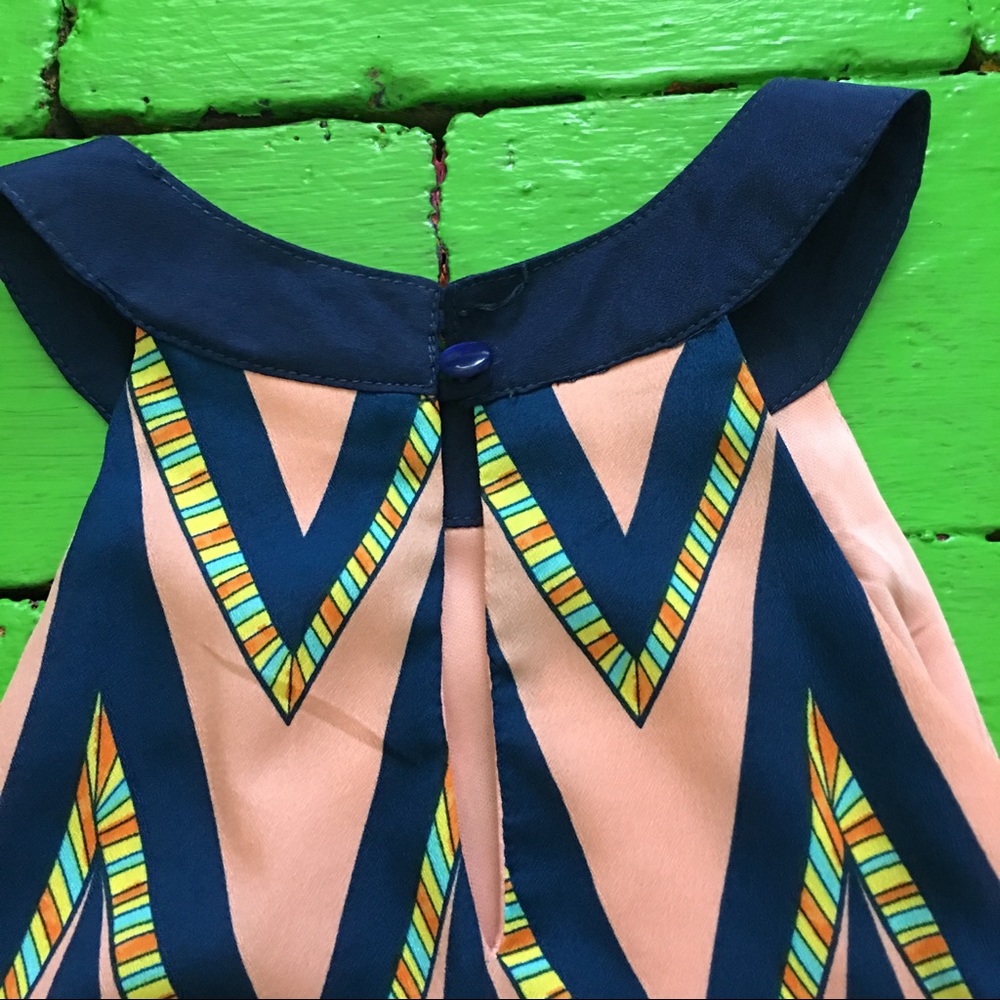 Patterned dress! - Picture 2 of 3