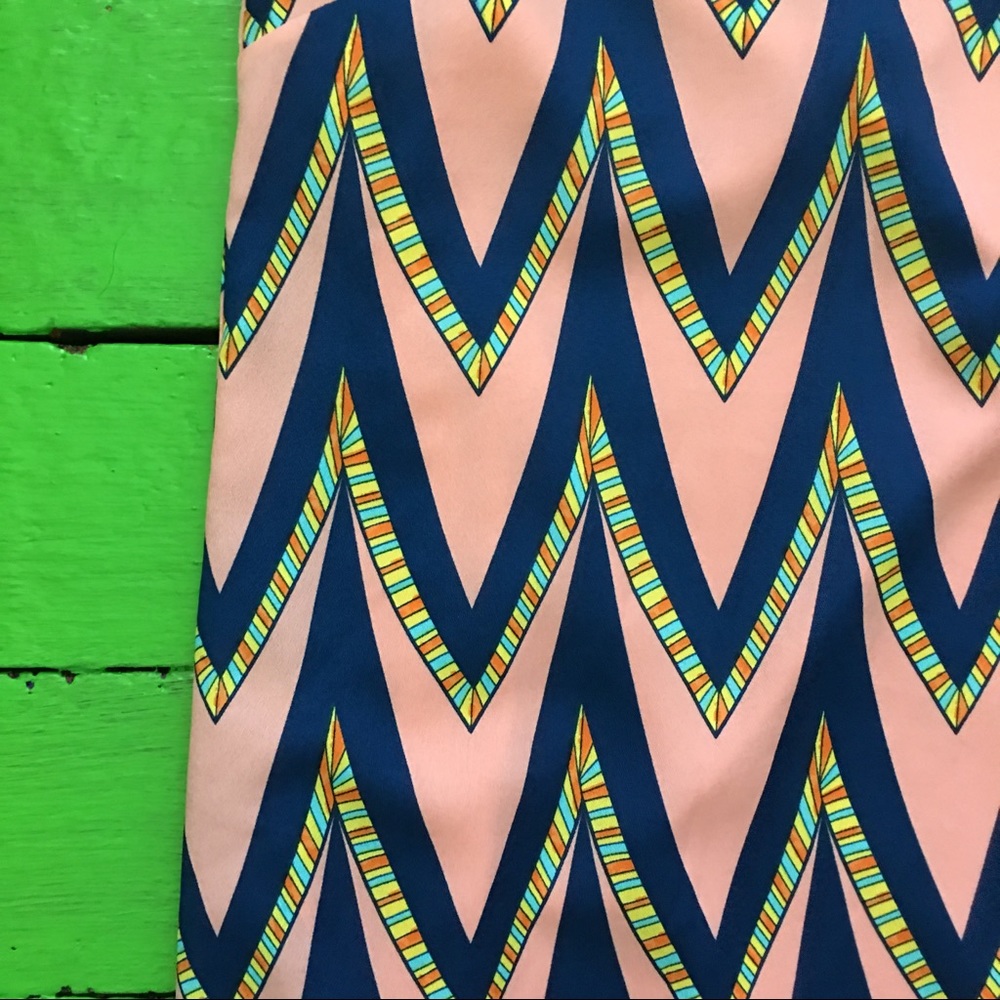 Patterned dress! - Picture 3 of 3