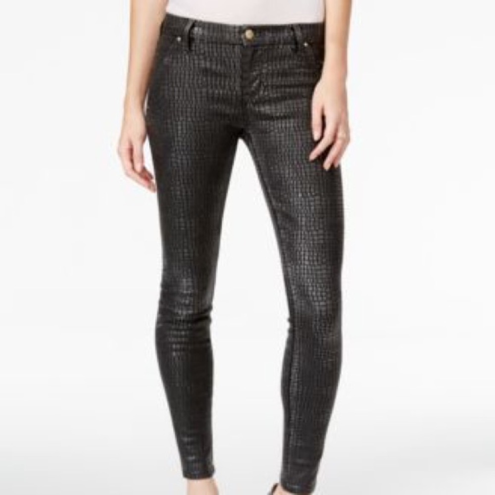 PRICE DROP!! Guess Shape Up Seamless Jeggings