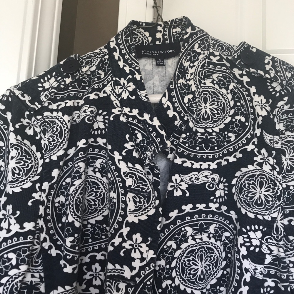 Blazer/Jacket - Picture 2 of 3