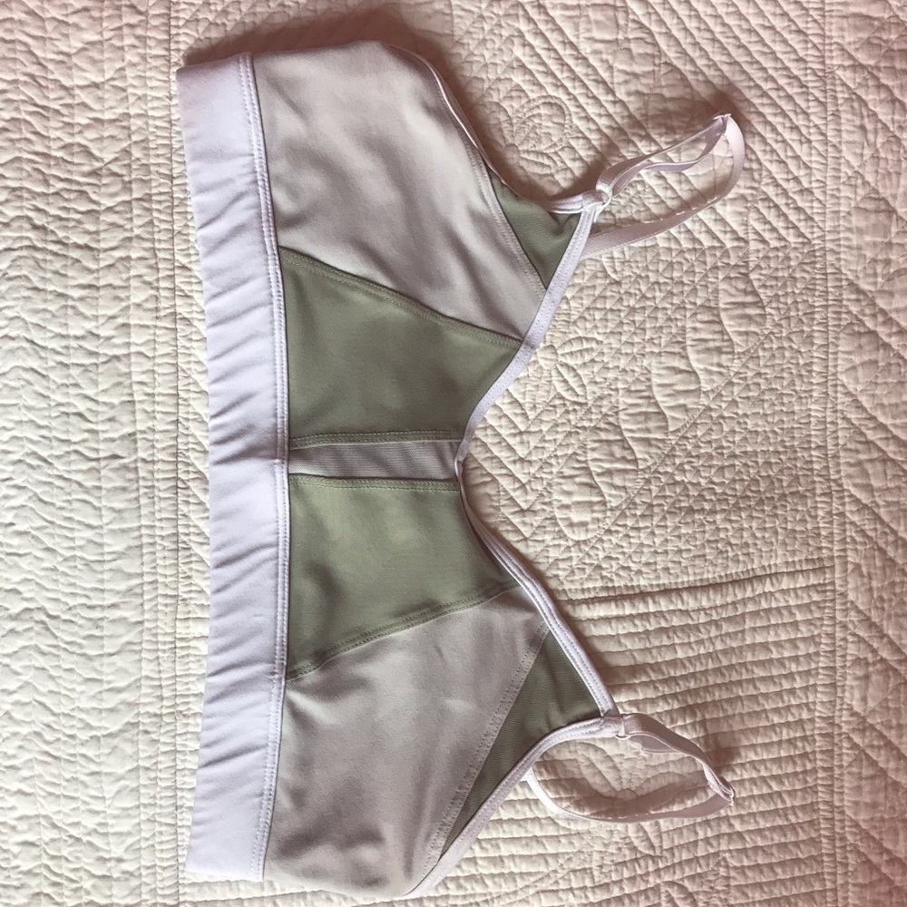 Alo sports bra, size medium