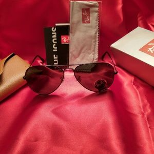 Brand New  Authentic Ray Ban Aviator Sunglasses