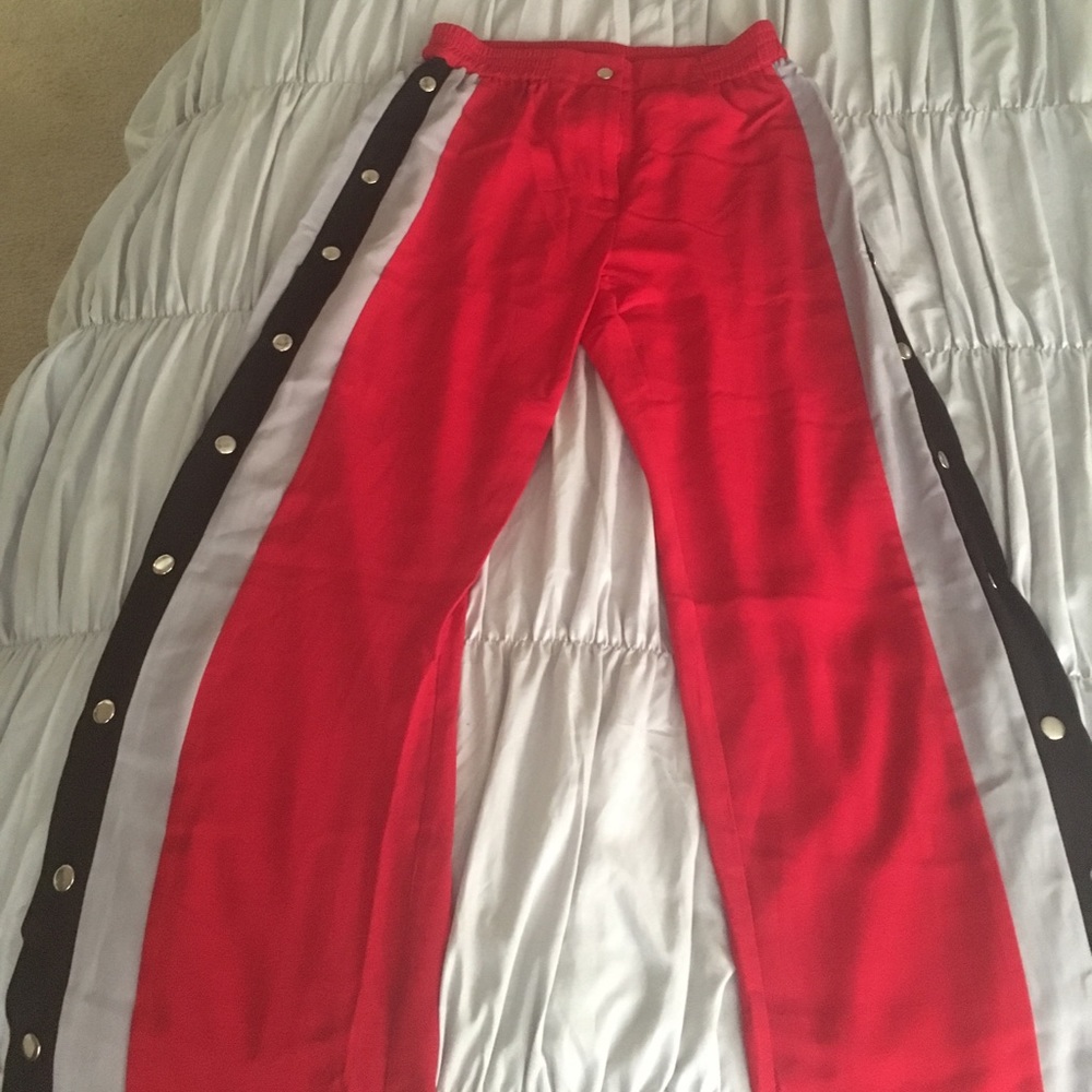 SUPER CUTE Snap up track pants