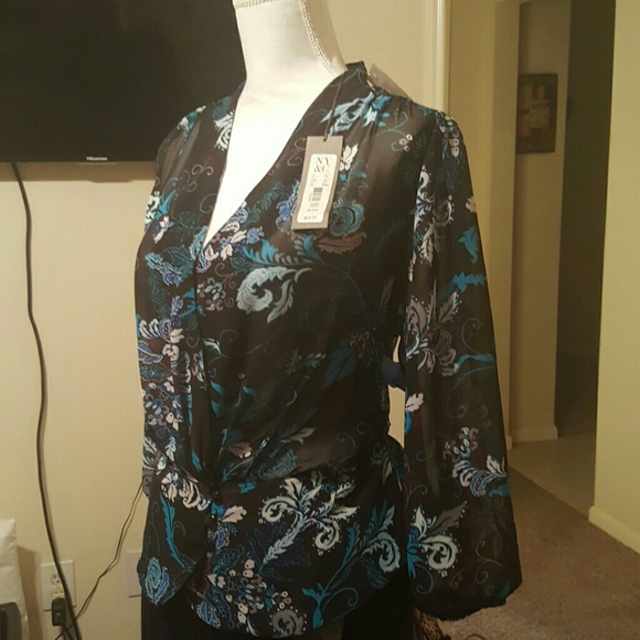 Blouse - Picture 2 of 3