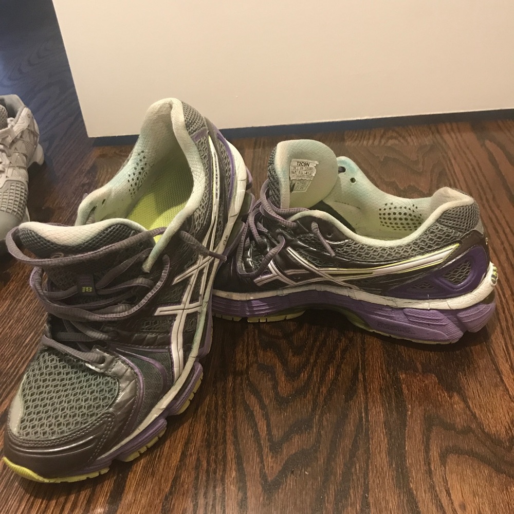 Asics gel kayano 18 running shoes