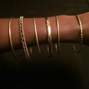 Fashion bangles