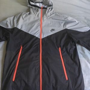 New Nike windbreaker Size L