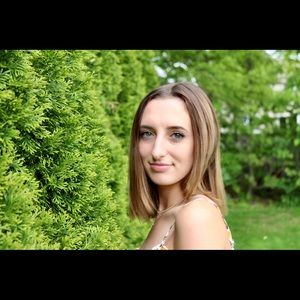 Meet your Posher, Lauren