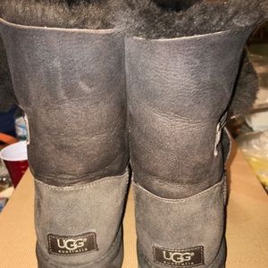 Bailey Button Chocolate w/ box Authentic