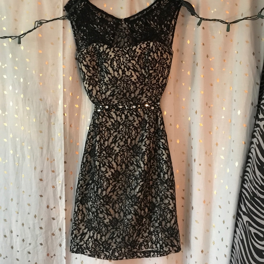 Dress perfect for a dance. Form fitting.