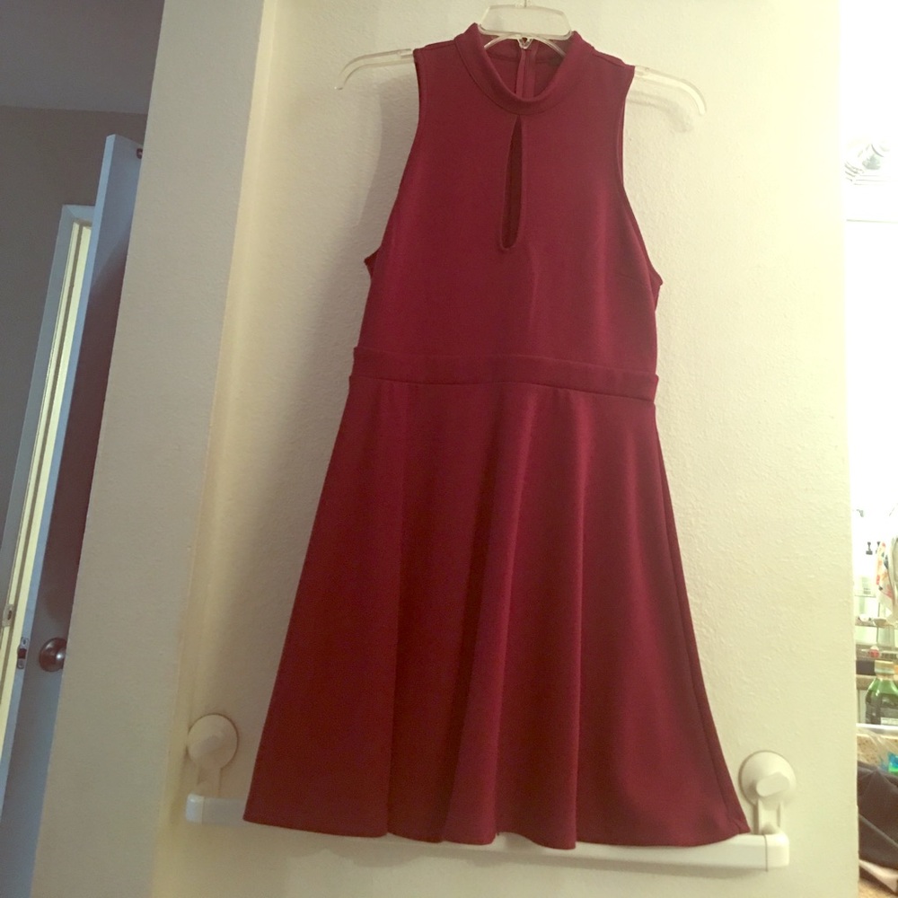 adorable keyhole maroon jumper