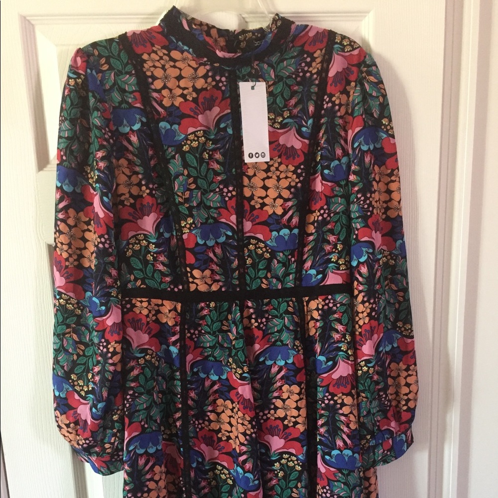 ❌SOLD❌Floral Dress - Picture 4 of 7