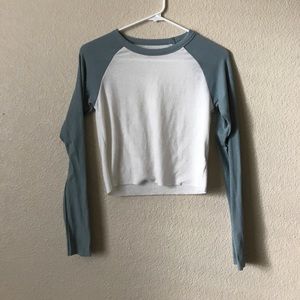 Long sleeve crop top