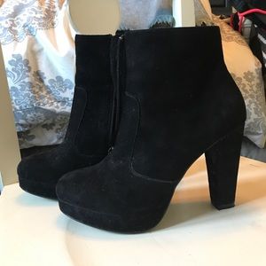 Super cute Steve Madden booties!