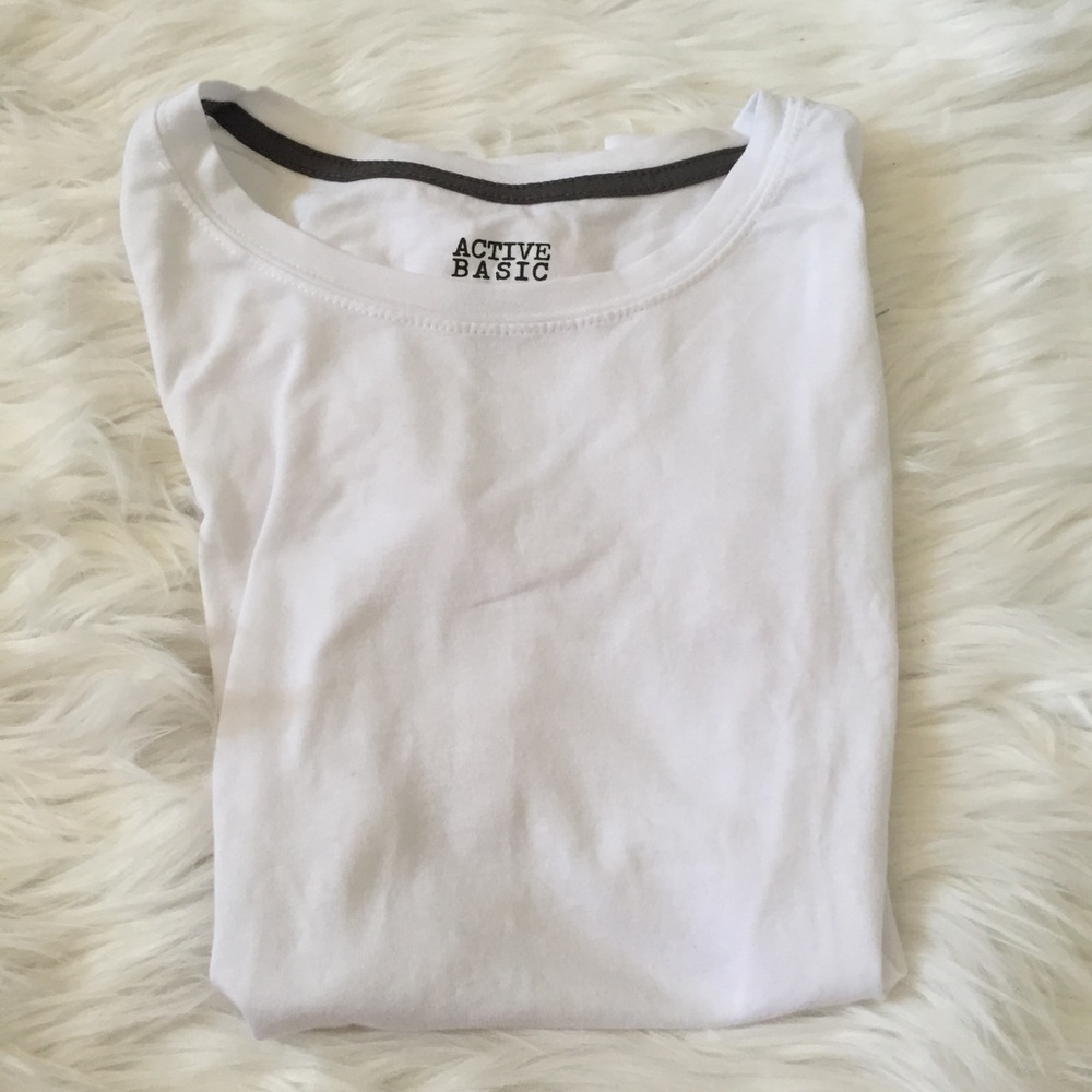 White t-shirt