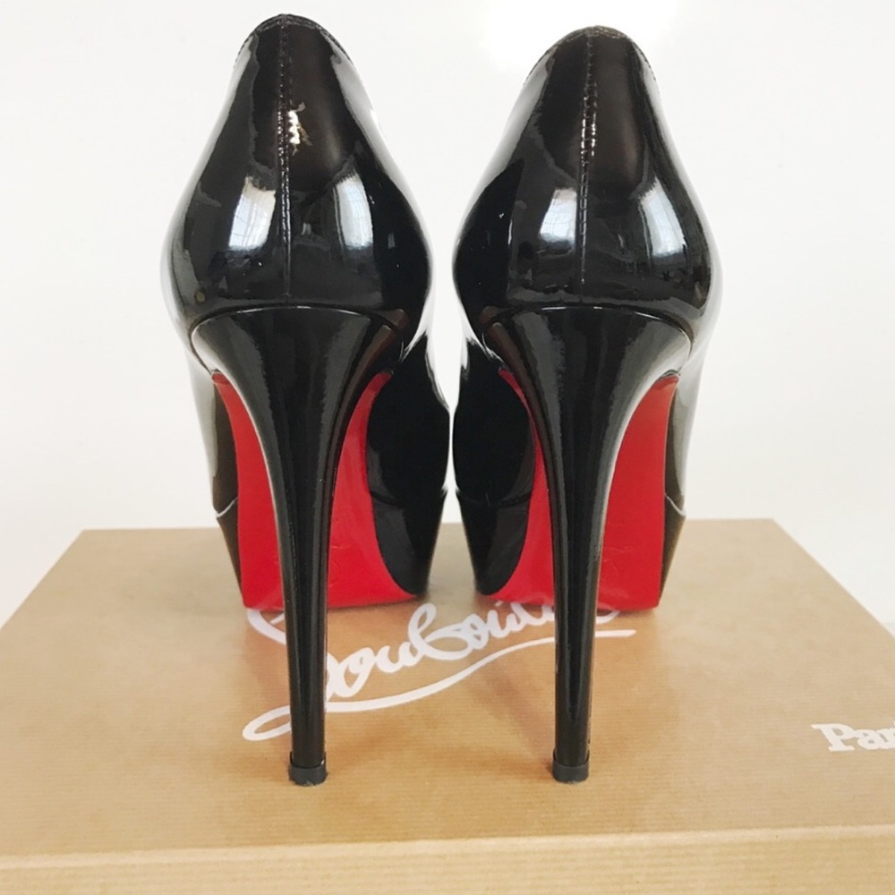😍 **SOLD** Christian Louboutin Patent Bianca