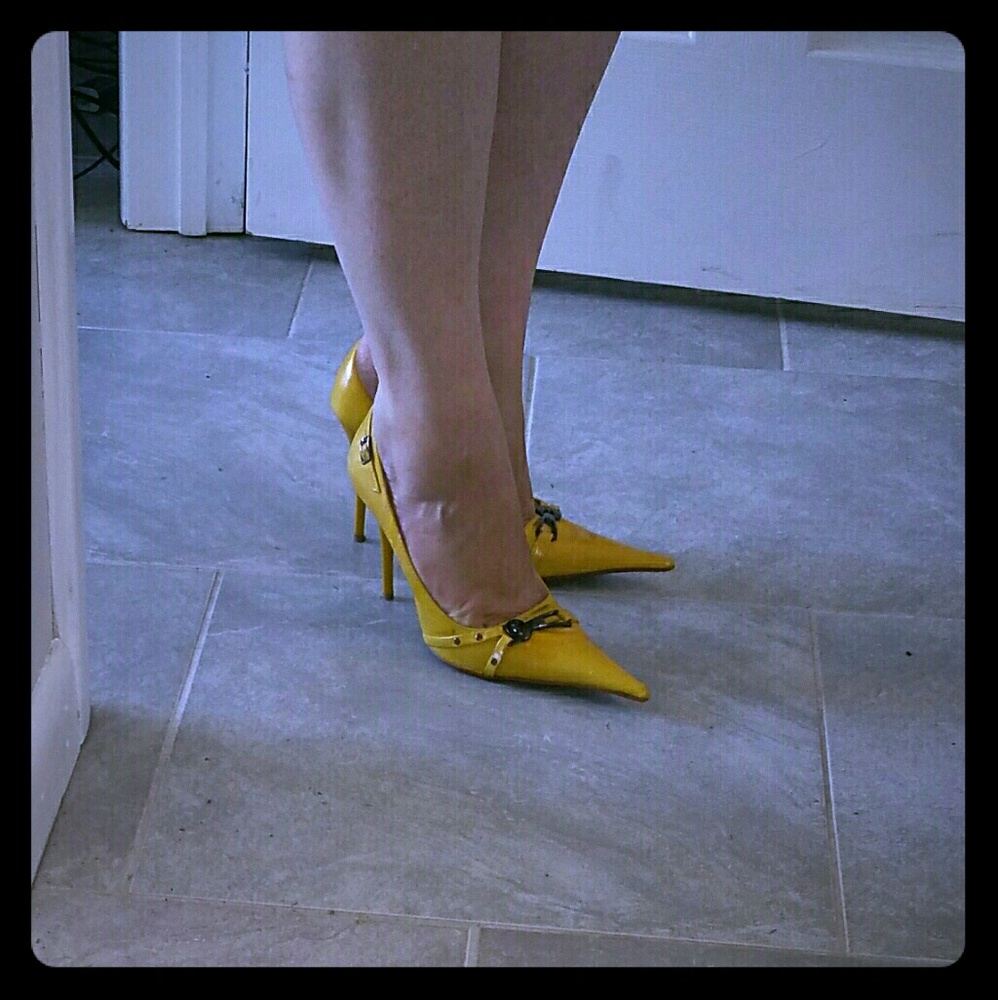 European Pointy heels