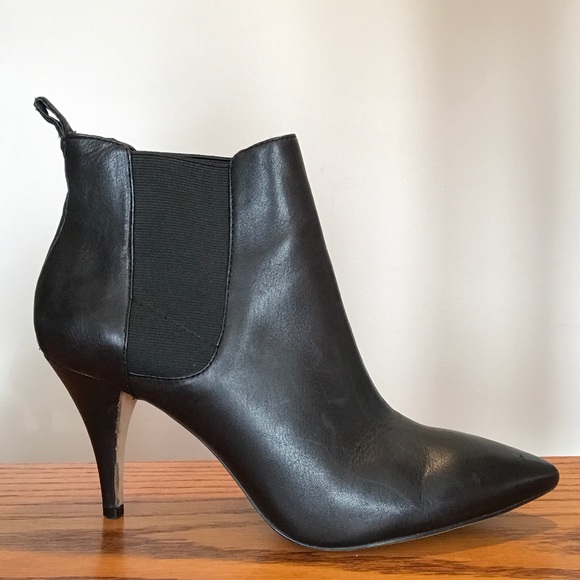 Vince Camuto Shoes - Vince Camuto black ankle boots. Size 6 1/2
