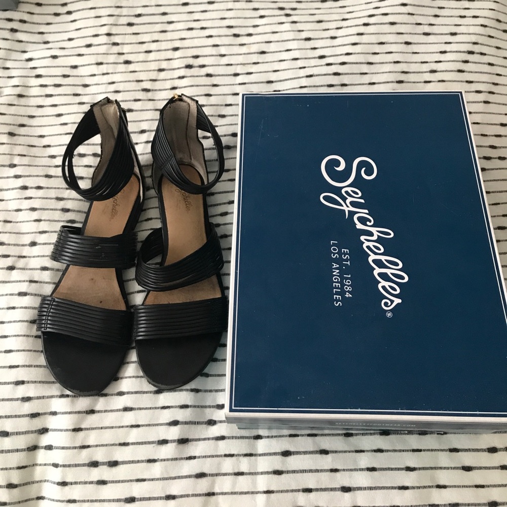 Seychelles sandals size 8