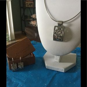 Silpada silver pendant and earrings