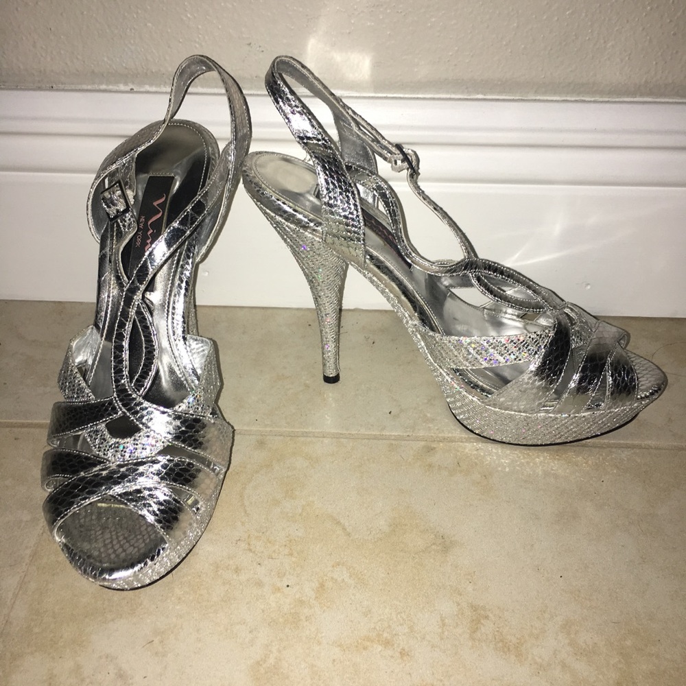 Nina Shoes- Silver high heels size 7