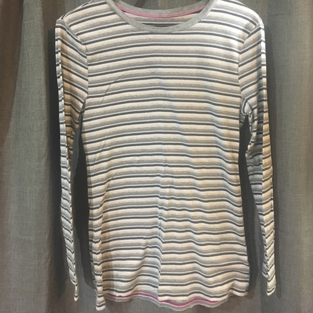 Old Navy long sleeve tee