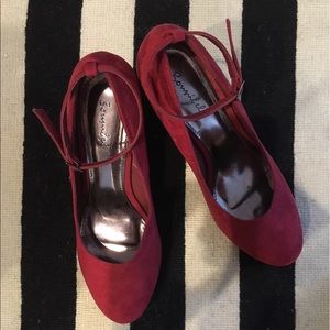 Red vegan suede wedge with ankle strap