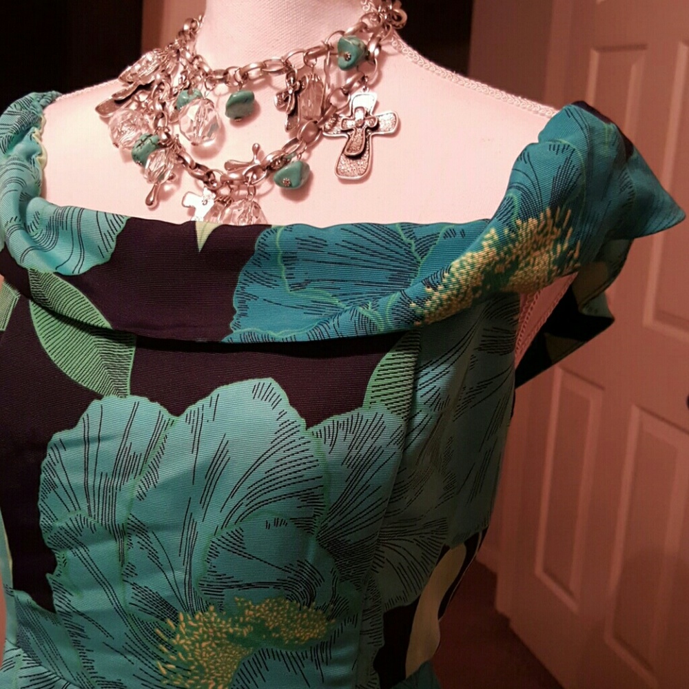 Dress - Picture 3 of 3