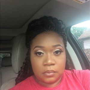 Meet your Posher, Lorietta