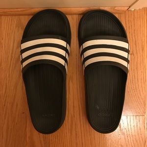 Men's size 8 adidas slip ons