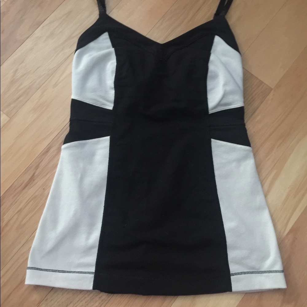 Lululemon workout top