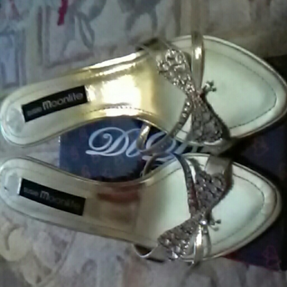 Shoes - Picture 2 of 5