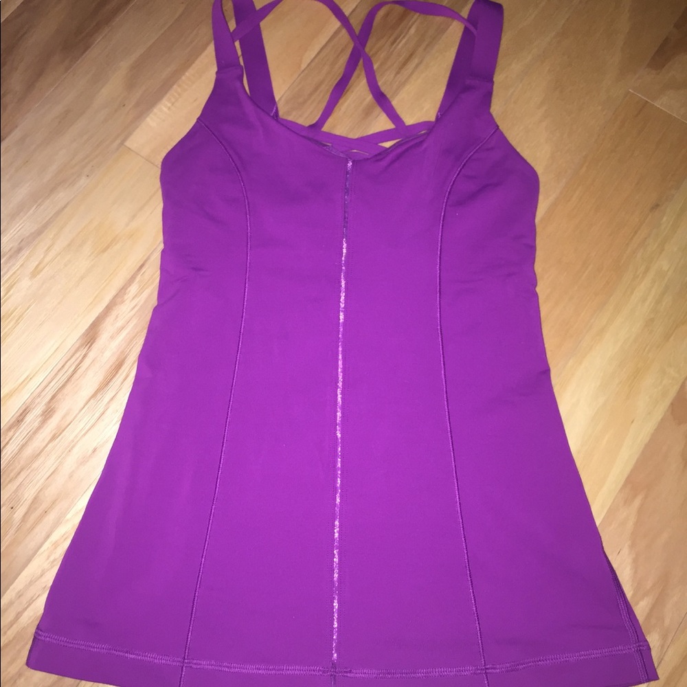 Lululemon workout top