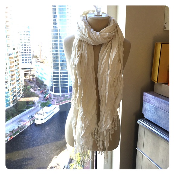 Accessories - WHITE scarf