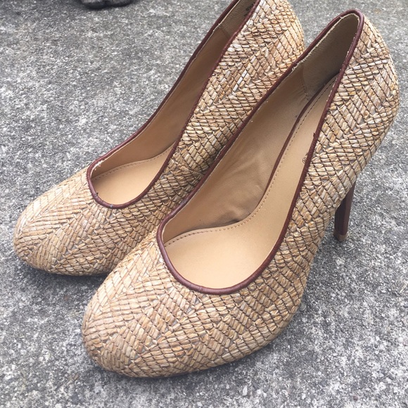 Mia Shoes - Mia heels tan and brown size 8.5M