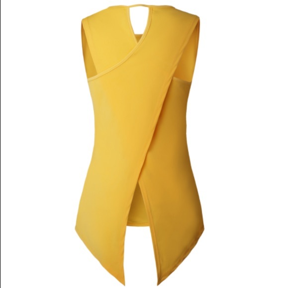 🍑2/$35 or 3/$50🍑 Bright Yellow Back Slit Tank - Picture 6 of 7