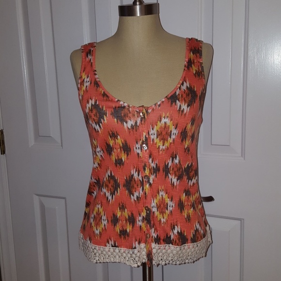 NWT Cute Tank with Crochet Hem Detail S - Picture 1 of 5