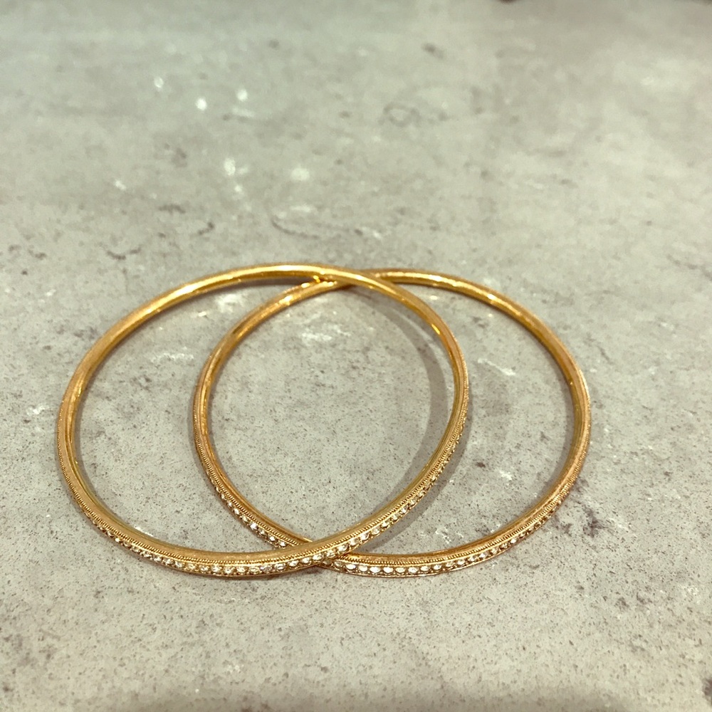 Cubic zirconia rose gold bangle