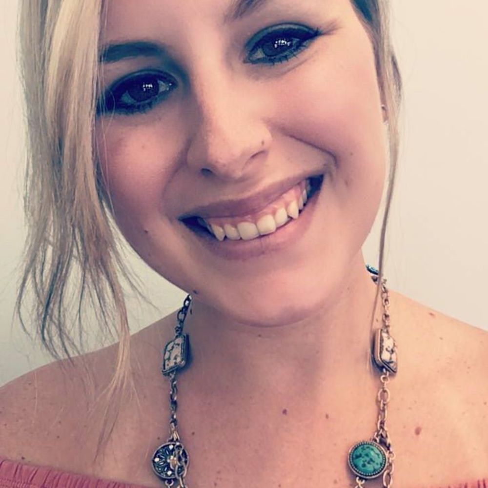 Meet your Posher, Courtney