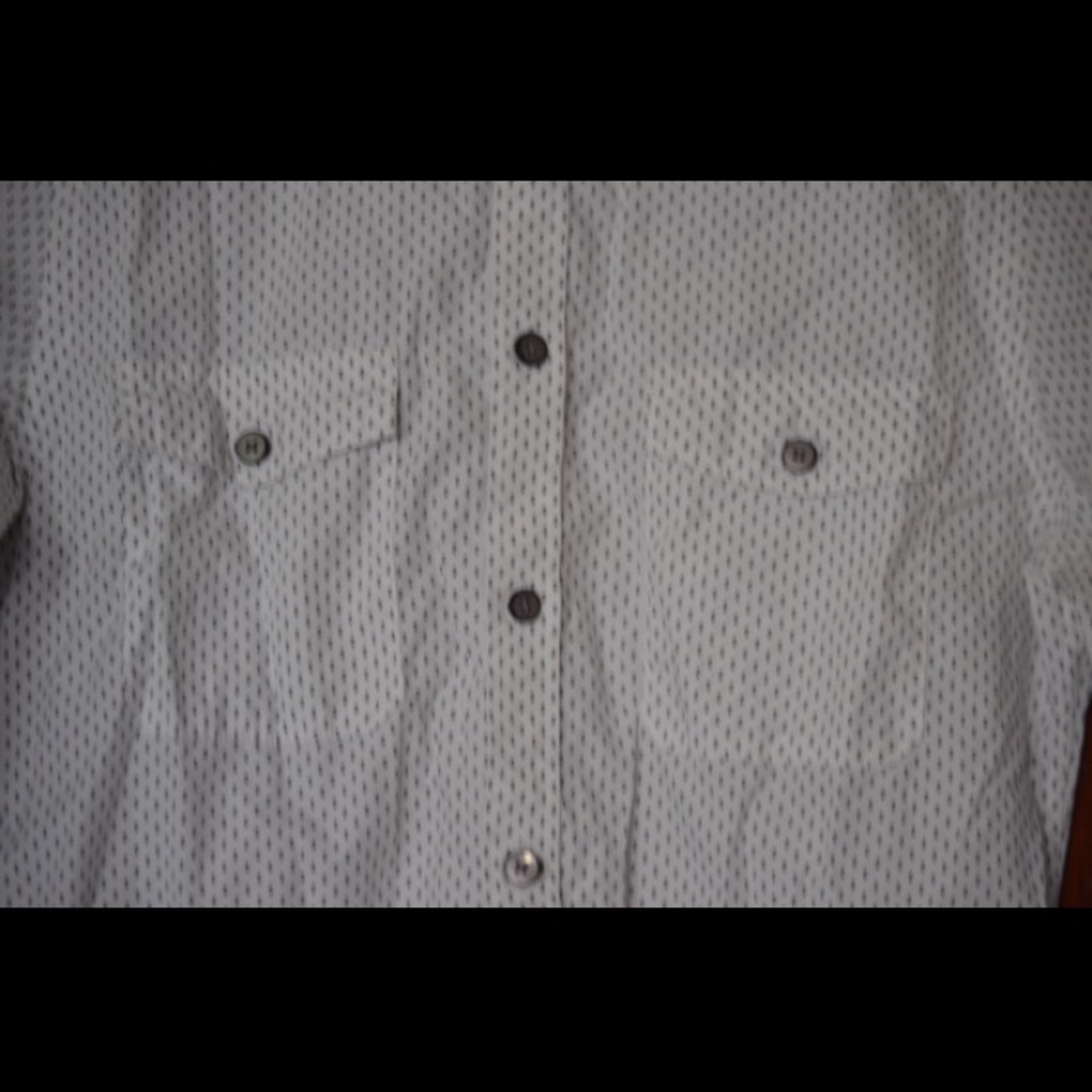 ♦️SOLD♦️Fitted Express Button Up - Picture 4 of 4