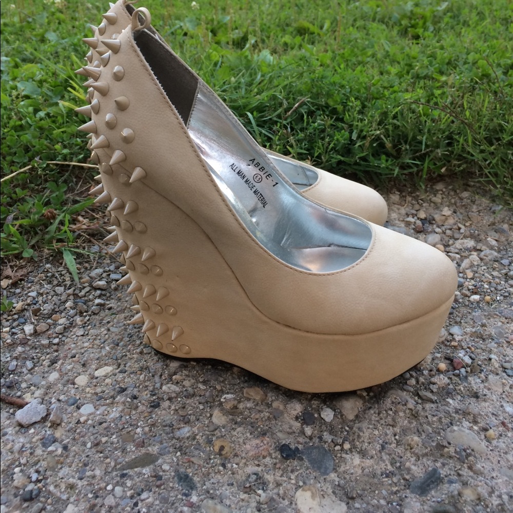 Spiked wedges 6.5