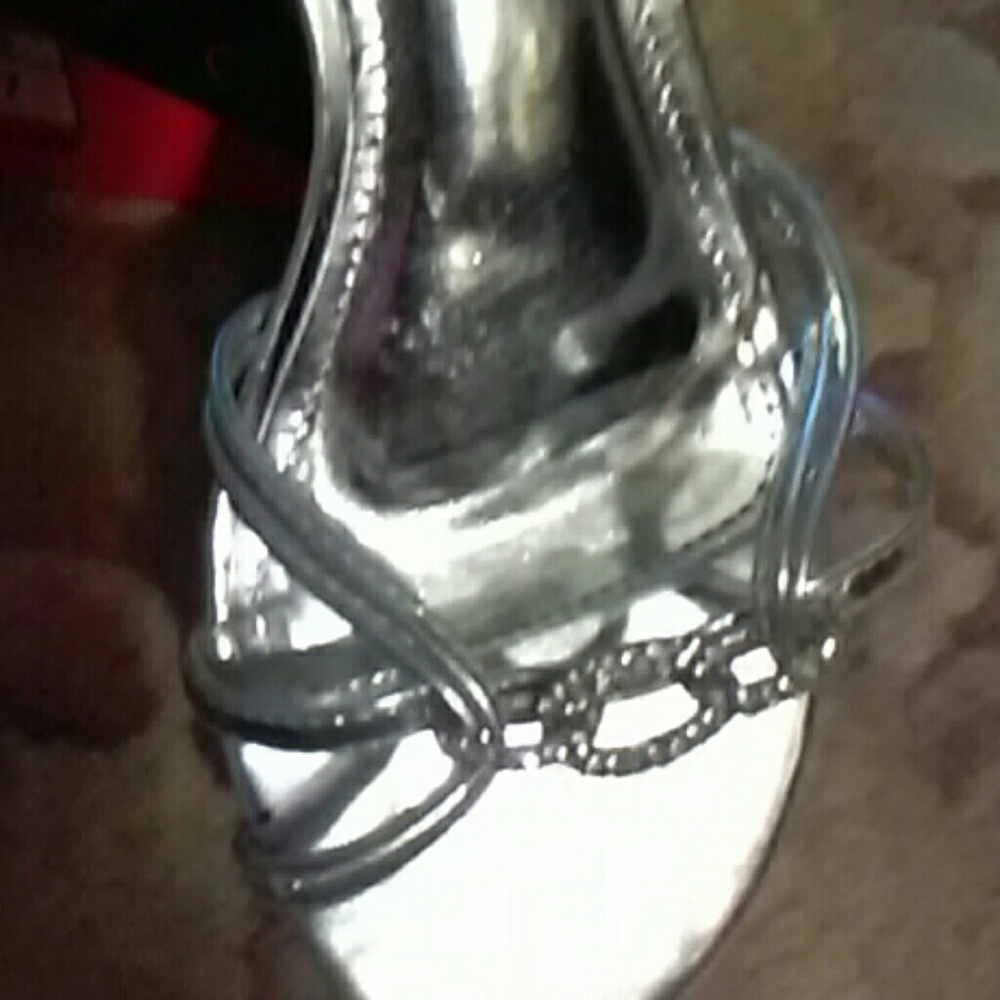 Shoes - Picture 3 of 4