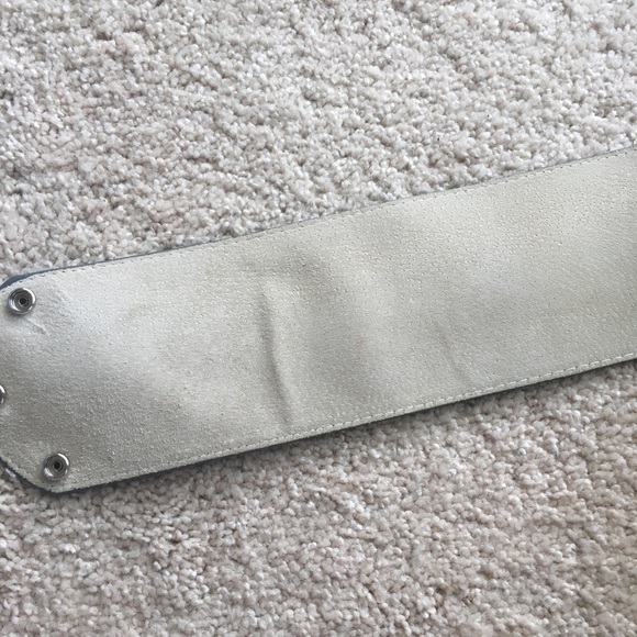 π Grey Snakeskin Embossed Belt π - Picture 7 of 8