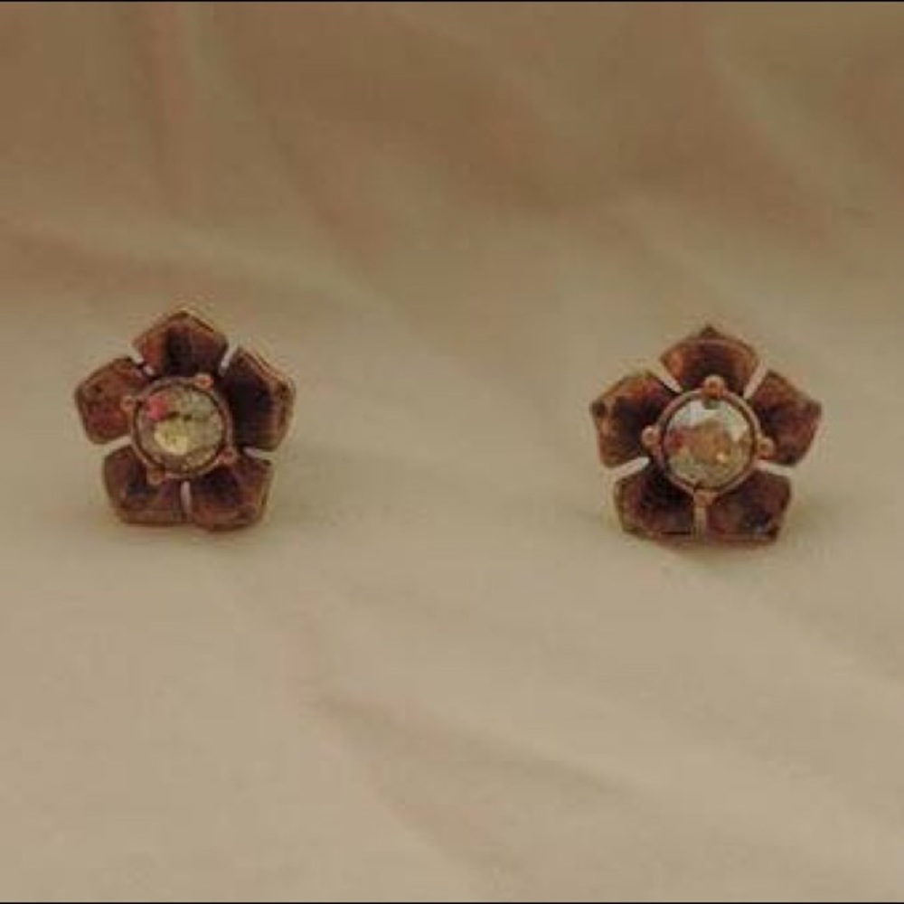 Gardenia Stud Earrings
