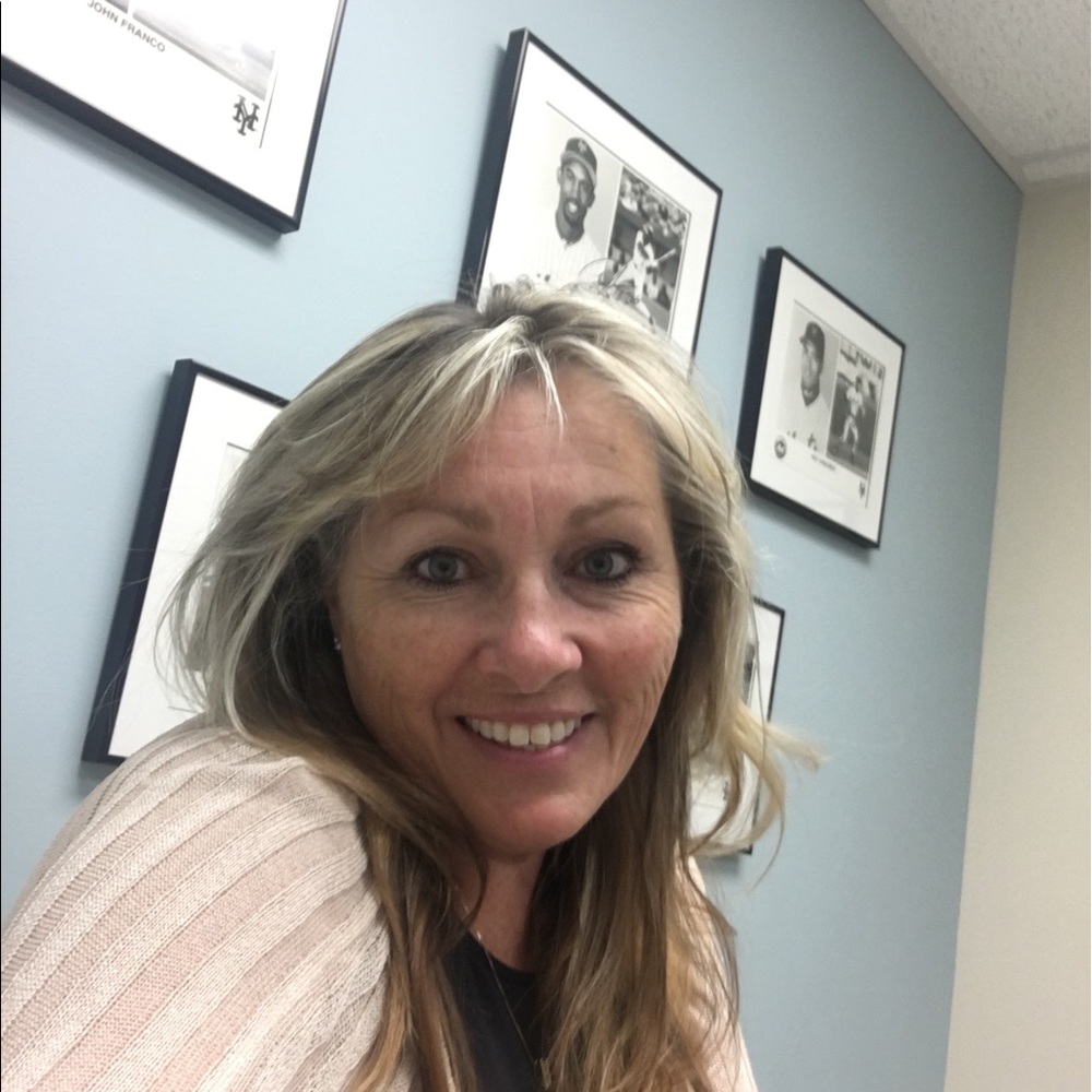 Meet your Posher, Maxine