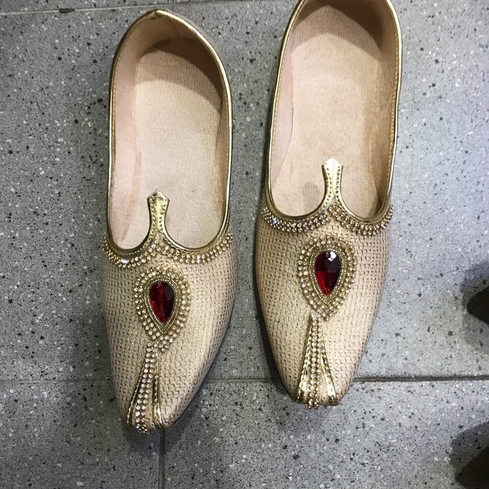 Men's Indian shoes