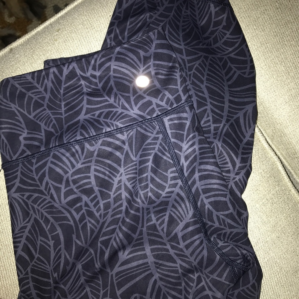 Lululemon cropped leggings.. will trade :)