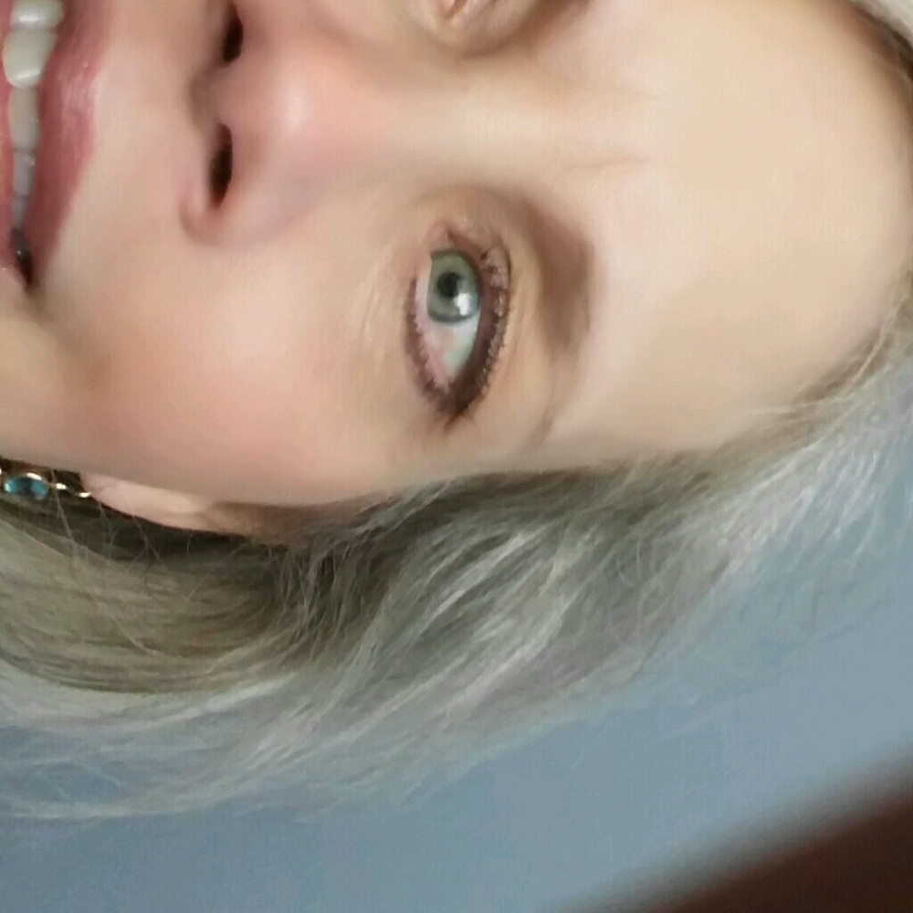 Meet your Posher, Holly