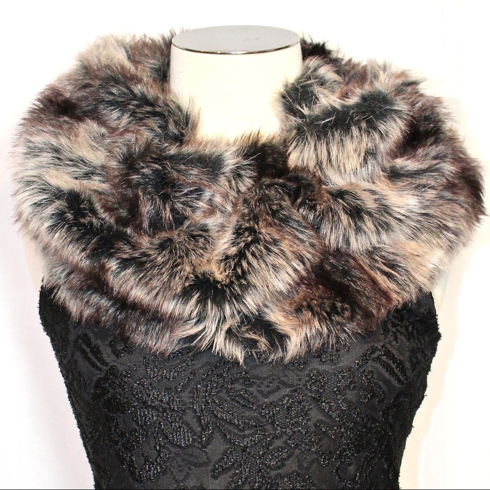 CLEARANCE⬇️NWOT—Italian FauxFur Muffler—PRICE FIRM